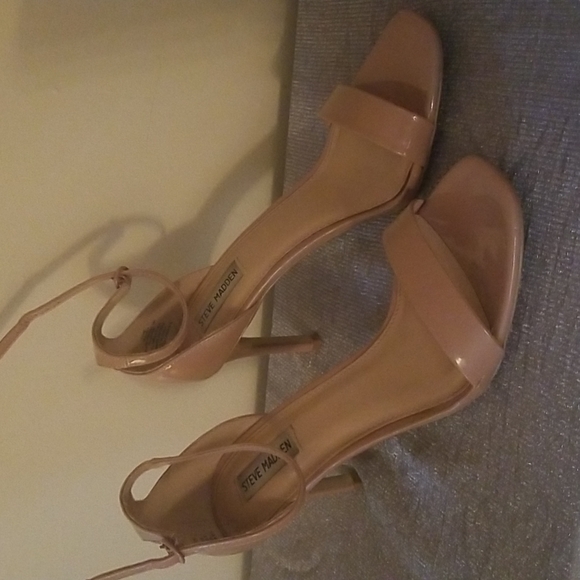 High Heels - Picture 2 of 3